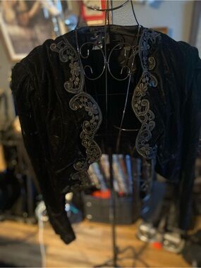 Vintage Black Velvet Cropped Bolero with Embroidered floral lace trim